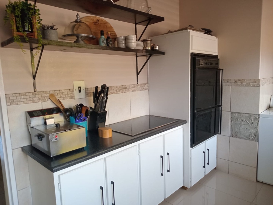 7 Bedroom Property for Sale in Bloemhof North West